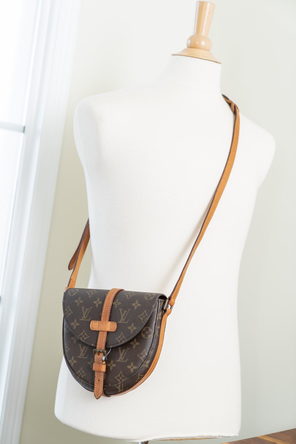 Louis Vuitton - Authenticated Chantilly Handbag - Leather Brown Plain for Women, Good Condition